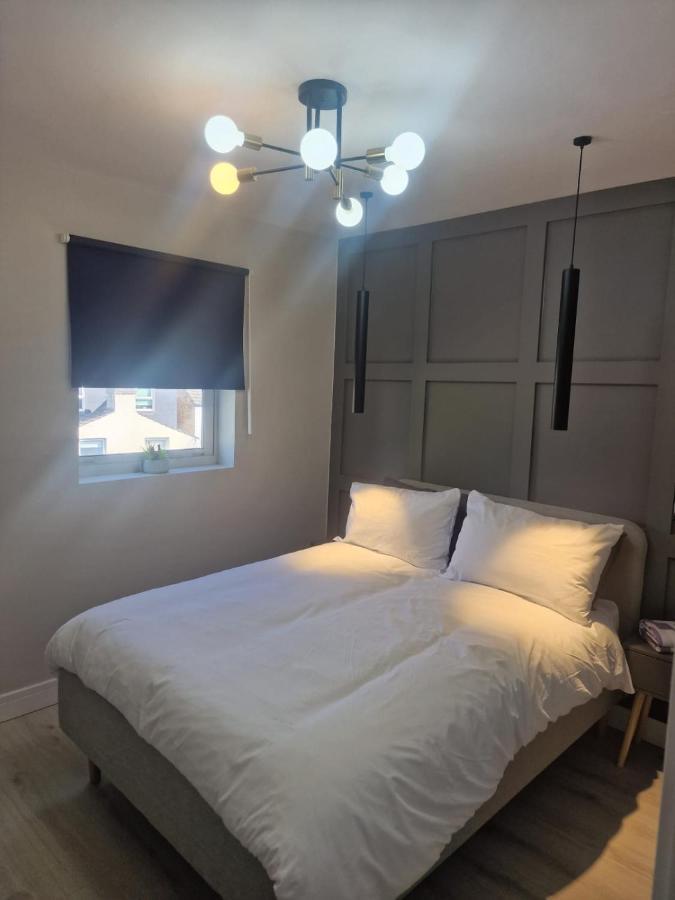 Collier'S Wood En-Suite Apartments Лондон Экстерьер фото