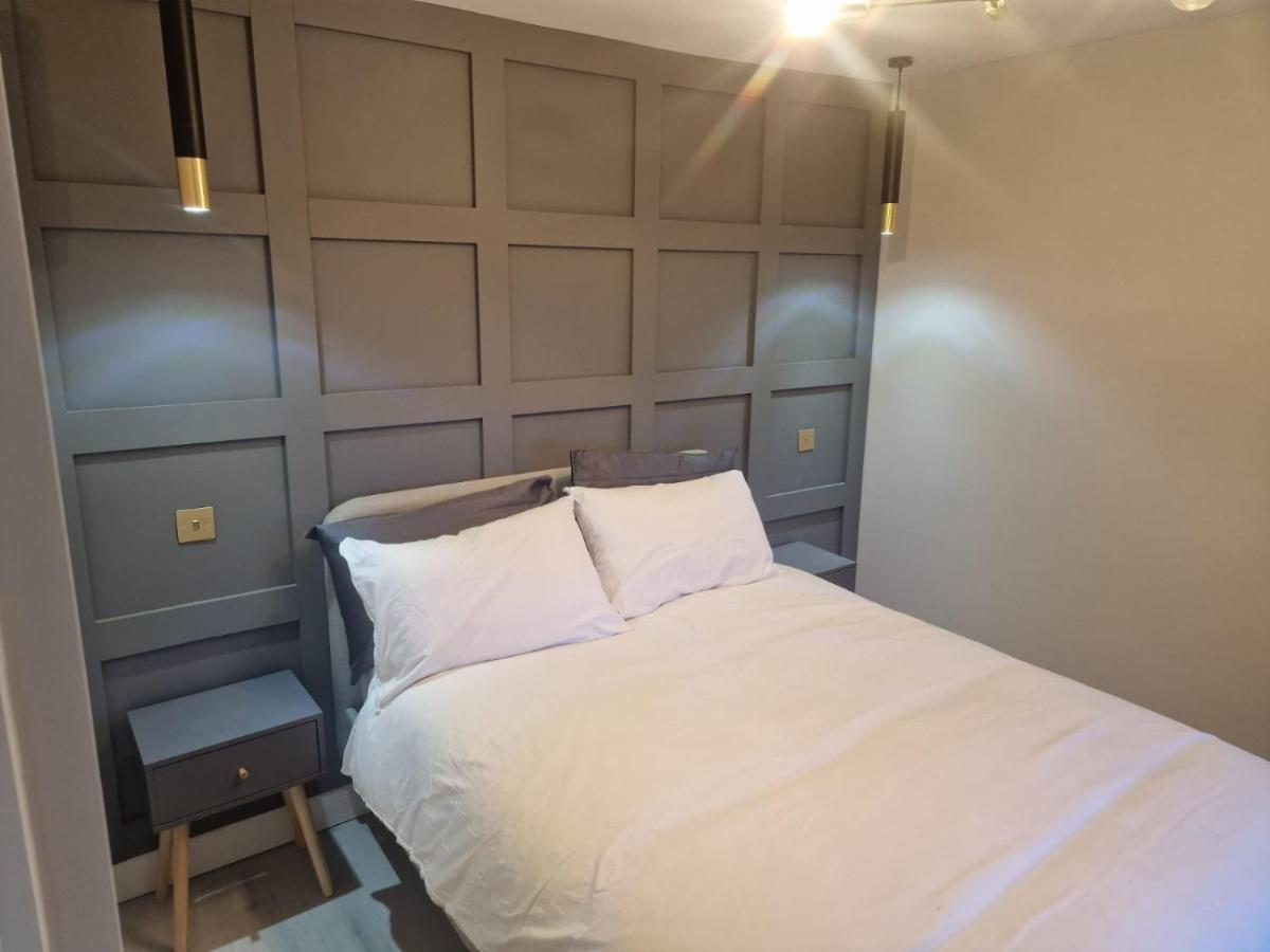 Collier'S Wood En-Suite Apartments Лондон Экстерьер фото